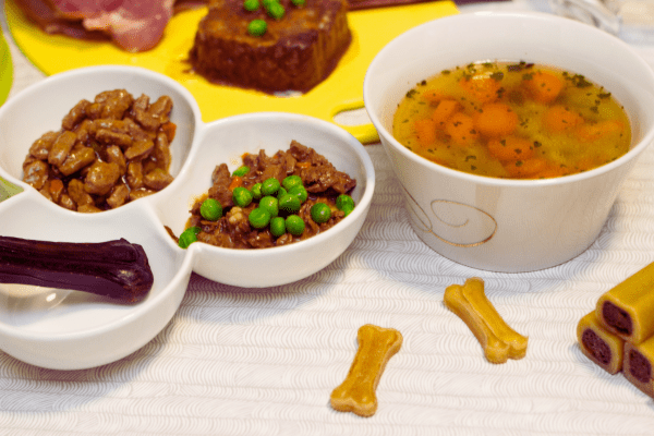 野菜を使ったトッピングの調理方法と量は？